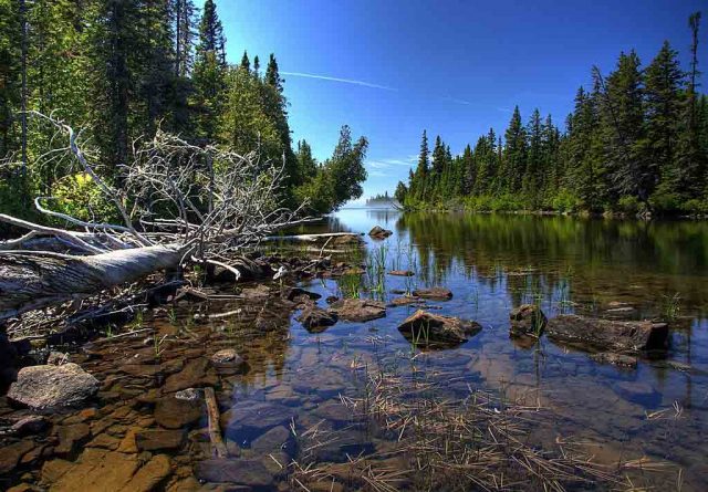 isle-royale-national-park-is-made-up-of-the-main-island-plus-400-smaller-outlying-islands-and-underwater-land